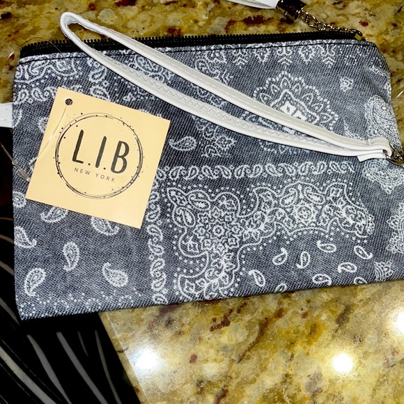 L.I.B Paisley Bandana Wristlet - Picture 4 of 4